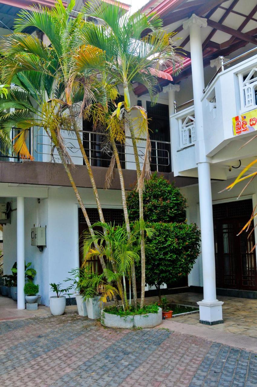Myr-O Homestay Kombichankulama Екстериор снимка