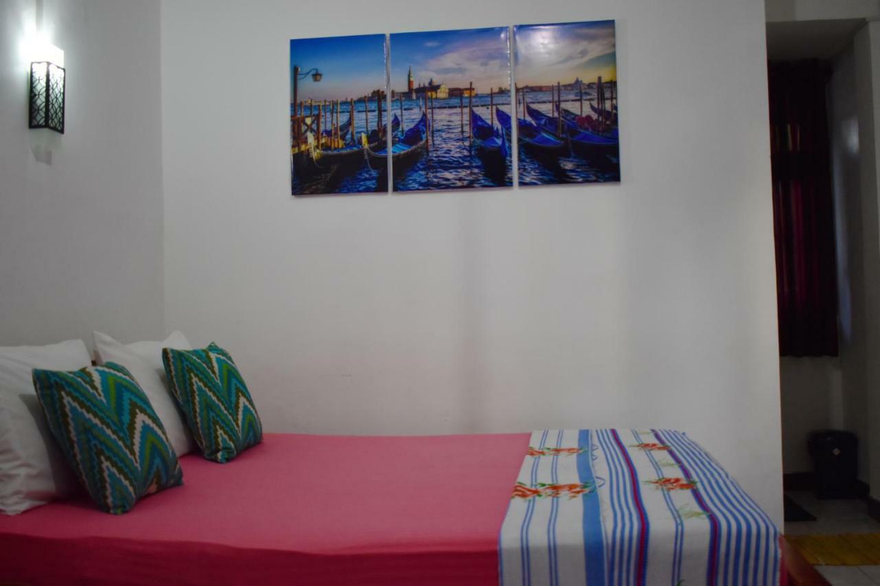 Myr-O Homestay Kombichankulama Екстериор снимка
