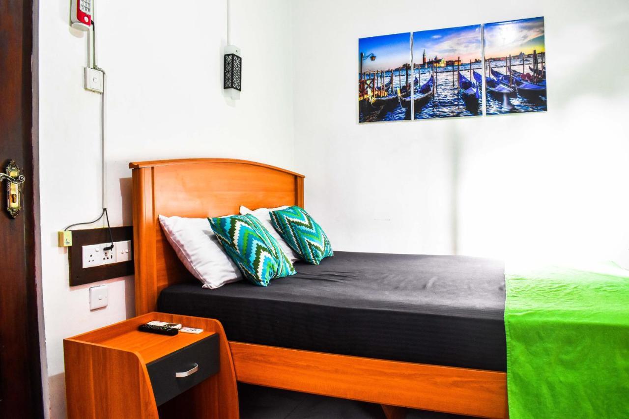 Myr-O Homestay Kombichankulama Екстериор снимка